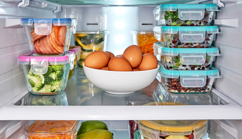 Các hộp bảo quản thực phẩm trong tủ lạnh cần được sắp xếp khoa học