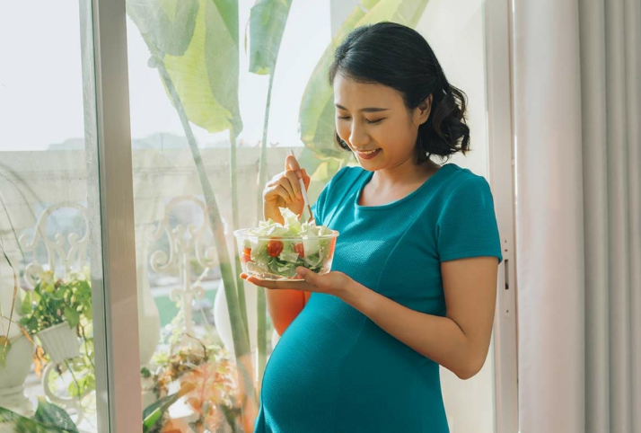 Phụ nữ mang thai nên thay hành bằng các món ăn chống ngán khác trong ngày Tết