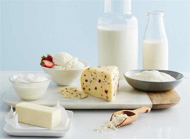 Một số thực phẩm có thể gây đầy bụng, đầy hơi có thể kể tới như các sản phẩm từ sữa, bánh kẹo