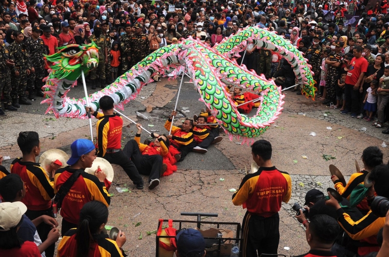 Người dân tham gia lễ hội Grebeg Sudiro trước Tết Nguyên đán ở Solo, Indonesia vào ngày 15/1. Ảnh: Getty Images