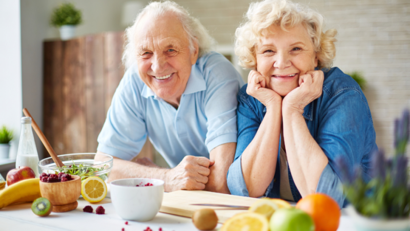 Ăn nhiều rau quả giúp người cao tuổi bổ sung vitamin và chất khoáng cần thiết