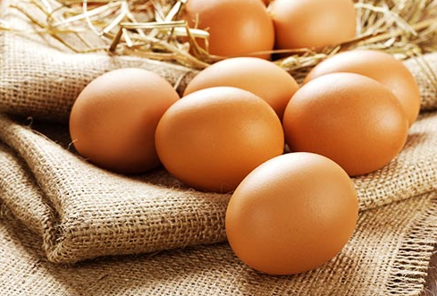 Trứng có nhiều dưỡng chất không chỉ tốt cho da mà cả với tóc