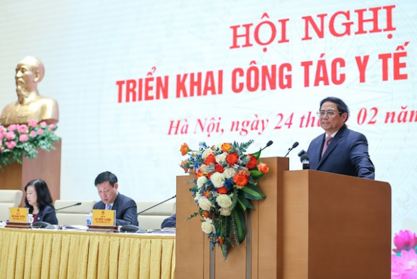Thủ tướng Phạm Minh Chính nhấn mạnh cần tập trung giải quyết các vướng mắt đấu thầu, mua sắm trang thiết bị y tế - Ảnh: VGP