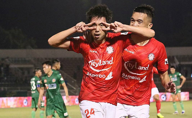 V.League và bóng đá Việt Nam cần nhiều những cầu thủ Việt kiều chất lượng như Lee Nguyễn - Ảnh: Vnexpress