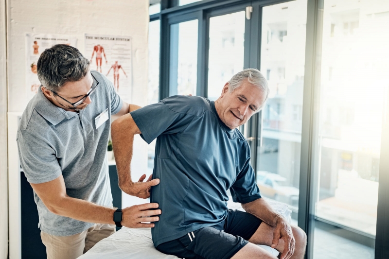 Massage, vật lý trị liệu giúp khắc phục tình trạng đau nhức lưng