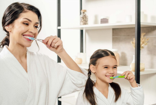 Thói quen đánh răng trước bữa sáng giúp hạn chế hơi thở có mùi