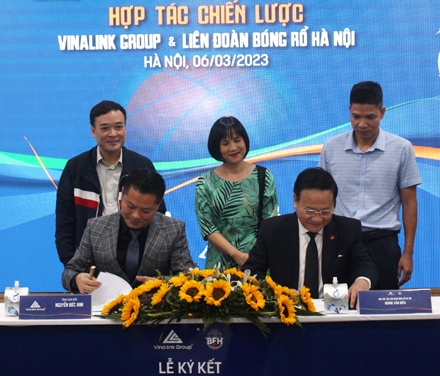 Chùm ảnh: Lễ ký kết hợp tác chiến lược giữa Liên đoàn Bóng rổ Hà Nội và Vinalink Group  - Ảnh 7