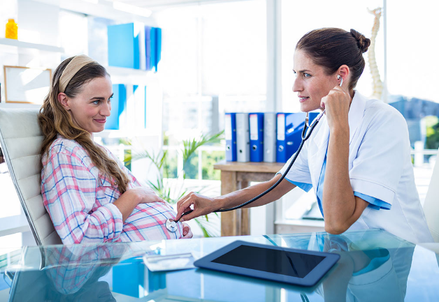 Sản phụ mang thai sau tuổi 30 cần chú ý khám thai thường xuyên
