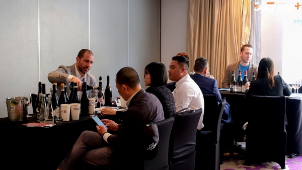  Cuộc họp B2B với đoàn doanh nghiệp Rượu vang Abruzzo.