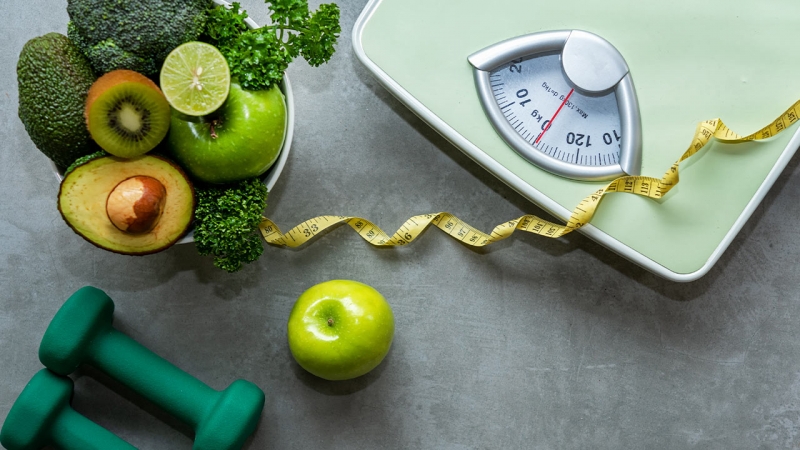 Chế độ ăn uống và tập luyện lành mạnh là điều đáng quan tâm hơn số đo trên bàn cân