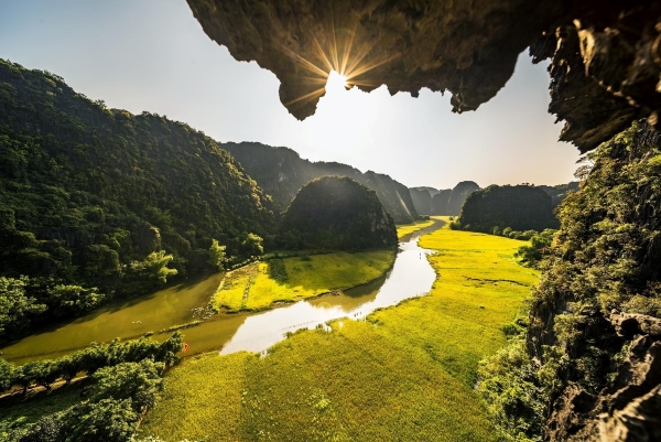 Ninh Bình là lựa chọn phù hợp với những du khách không có nhiều thời gian nhưng muốn khám phá thiên nhiên hùng vĩ.