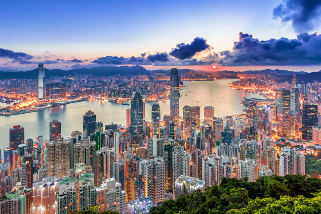 Hồng Kông hiện đại với những tòa nhà chọc trời. xứng danh  con rồng châu Á