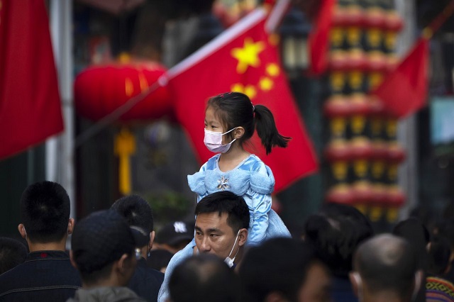 Giới trẻ Trung Quốc lựa chọn không sinh con vì lý do tài chính