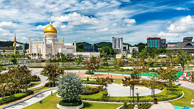 Nhà thờ Hồi Giáo Sultan Omar Ali Saifuddin ở Thủ đô Bandar Seri Begawan, Brunei