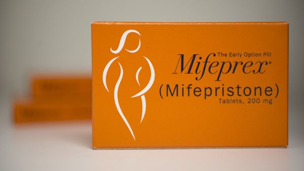 Mifepristone - một loại dược phẩm dùng để phá thai - đang trở thành tâm điểm đối đầu giữa phe ủng hộ và chống lại quyền phá thai tại Mỹ