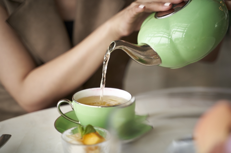 Không nên thưởng thức trà xanh quá gần thời điểm uống thuốc