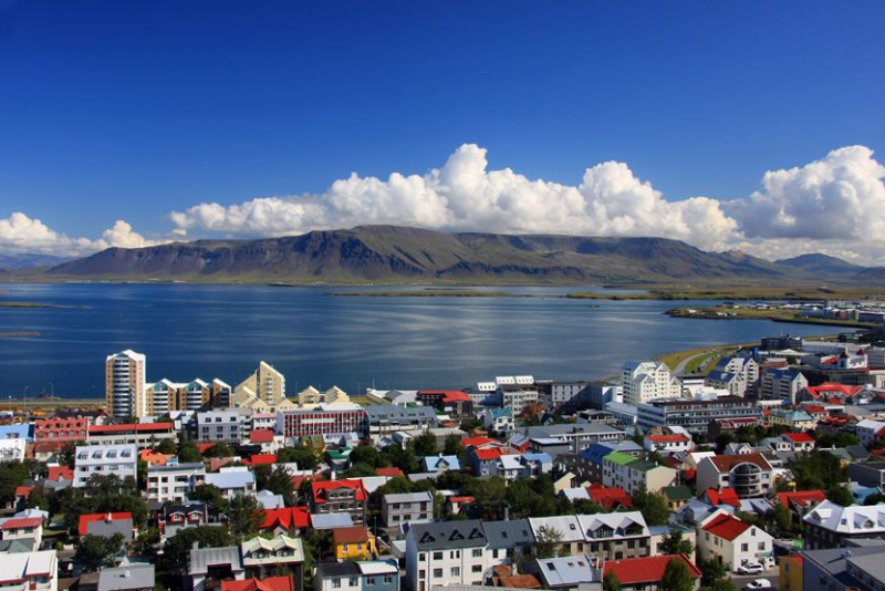 Bạn có thể ghé Reykjavik như một điểm trung chuyển