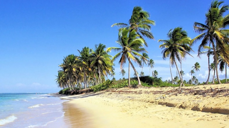 Cộng hòa Dominica: Đây là một điểm đến du lịch được hầu hết người Mỹ thường xuyên lựa chọn do gần Miami và thành phố New York. Quốc gia Caribe này có chung hòn đảo Hispaniola với Haiti, nổi tiếng với những bãi biển cát trắng, đầm phá, khu nghỉ dưỡng chơi golf và rừng nhiệt đới. Chi phí hàng ngày cho sinh hoạt ở đây khoảng 110 USD, trong đó 70 USD cho chỗ nghỉ, và 30 USD cho ăn uống.