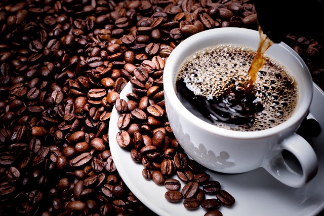 Khởi đầu ngày mới với 1 ly cà phê giúp bạn duy trì sự tỉnh táo, não bộ sắc bén