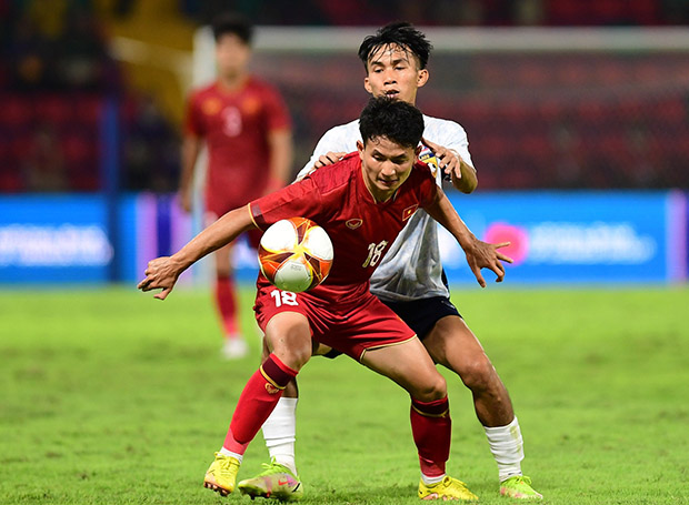 Khả năng cầm bóng và phối hợp tấn công vẫn chưa được các cầu thủ U22 Việt Nam thể hiện tốt - Ảnh: Vietnamnet