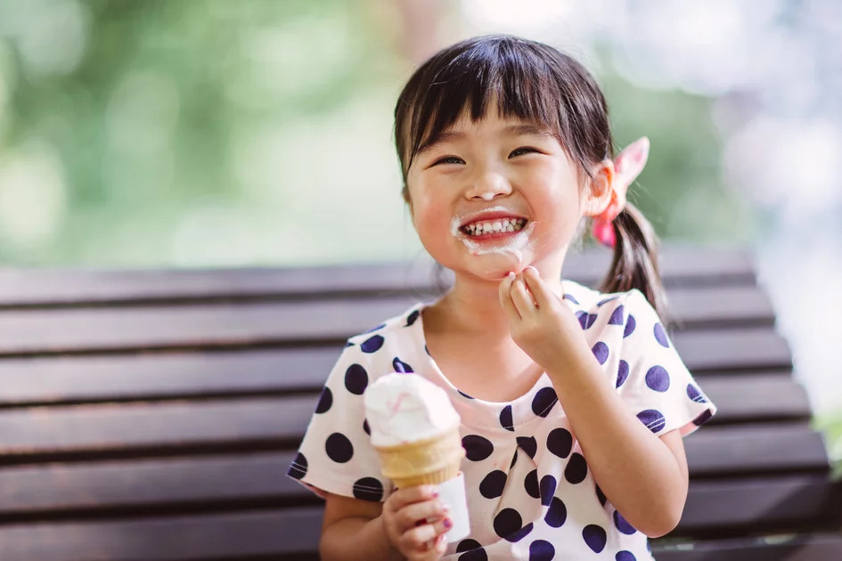 Trẻ nhỏ có cơ thể yếu, sức đề kháng chưa đủ cao nên hạn chế ăn kem, đồ uống đá lạnh
