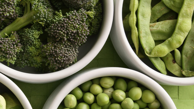 Bông cải xanh và cây họ đậu có chứa carbohydrate, dễ sinh khí khi ăn nhiều