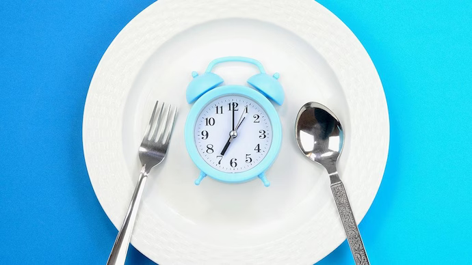Thời điểm phù hợp để ăn bữa tối phù hợp vào lịch sinh hoạt của bạn, nhưng nên cách giờ ngủ 3-4 tiếng