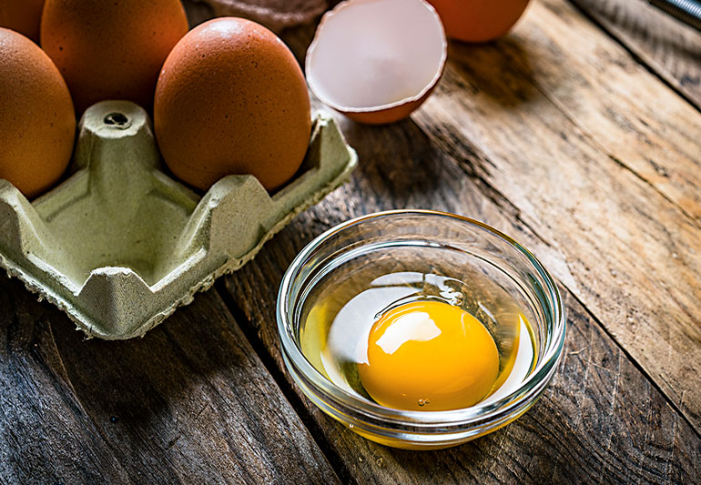Thịt gia cầm và trứng sống dễ nhiễm khuẩn salmonella