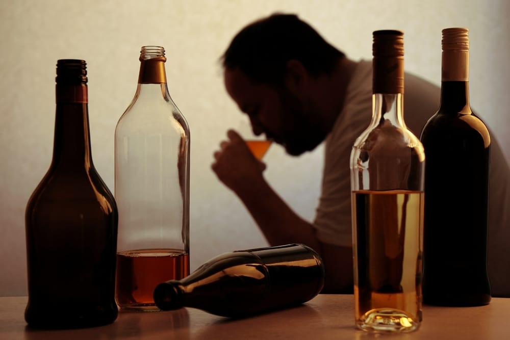 Lạm dụng rượu lọt top các rối loạn Sức khỏe tâm thần phổ biến ở nam giới