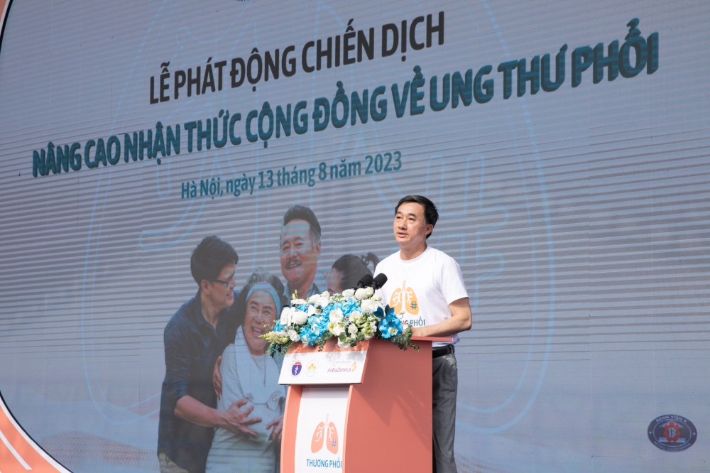 Thứ trưởng Bộ Y tế Trần Văn Thuấn phát biểu tại Lễ phát động chiến dịch nâng cao nhận thức cộng đồng về ung thư phổi