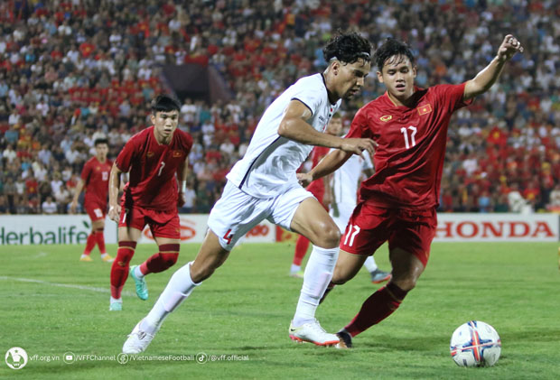U23 Việt Nam chơi rất bế tắc trong hiệp một - Ảnh: VFF