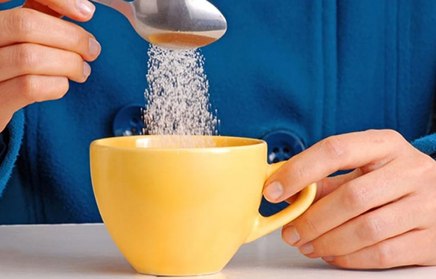 Thường xuyên uống trà thêm đường có thể tăng nguy cơ thừa cân, béo phì