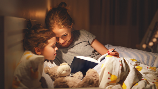 Đọc sách trước khi ngủ giúp khả năng sáng tạo của bạn được cải thiện.