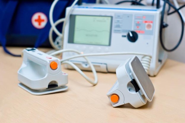Sốc điện đồng bộ là phương pháp giúp lấy lại nhịp xoang bình thường cho người bệnh