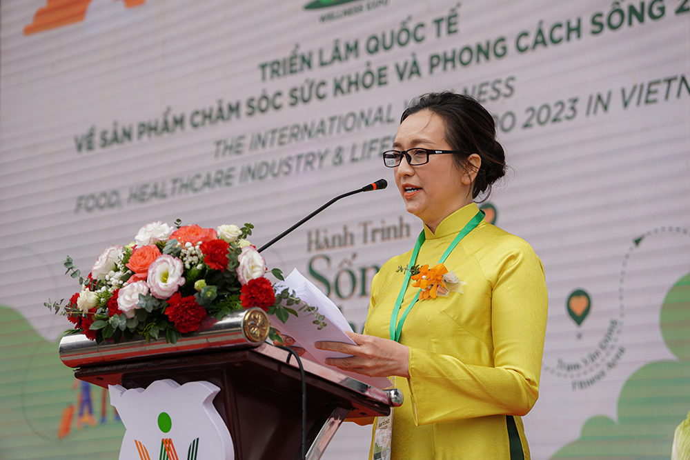 Bà Nguyễn Minh Ngọc - Chủ tịch Công ty ATFA tuyên bố khai mạc triển lãm - Ảnh: Việt An/sức khỏe+