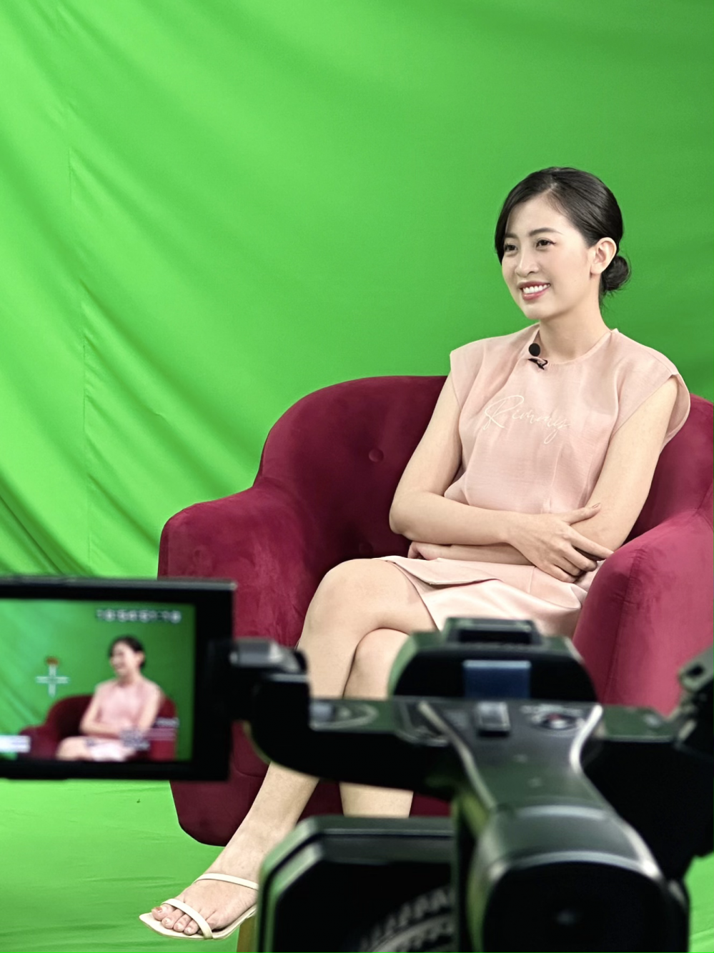 MC truyền hình Nguyễn Mai Anh tại tọa đàm “Bí quyết khỏe đường ruột – Thư thái tinh thần”