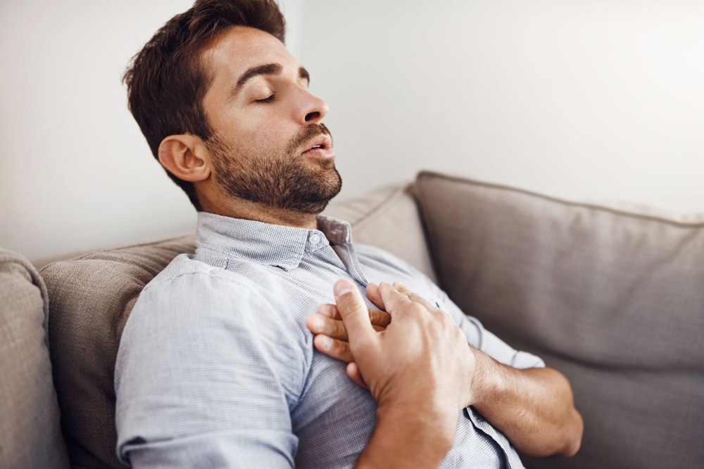 Hít thở sâu là cách đơn giản nhất để ngăn ngừa cơn đau nửa đầu khi căng thẳng