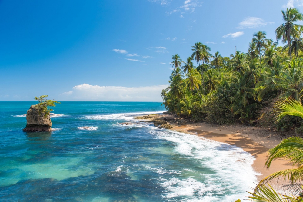 Costa Rica là đất nước có nhiều bãi biển đẹp