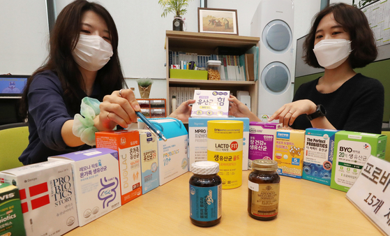 Thị trường thực phẩm probiotic tại Hàn Quốc đa dạng chủng loại từ dạng viên, dung dịch uống đến dạng gói - Ảnh: Korea JoongAng Daily