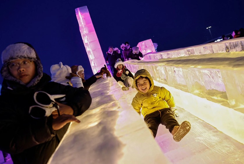 Công viên băng khổng lồ được xây dựng với sự kết hợp giữa những chất liệu từ văn hóa, nghệ thuật biểu diễn, kiến trúc và cả các môn thể thao nhằm thể hiện sức hấp dẫn của băng tuyết. 