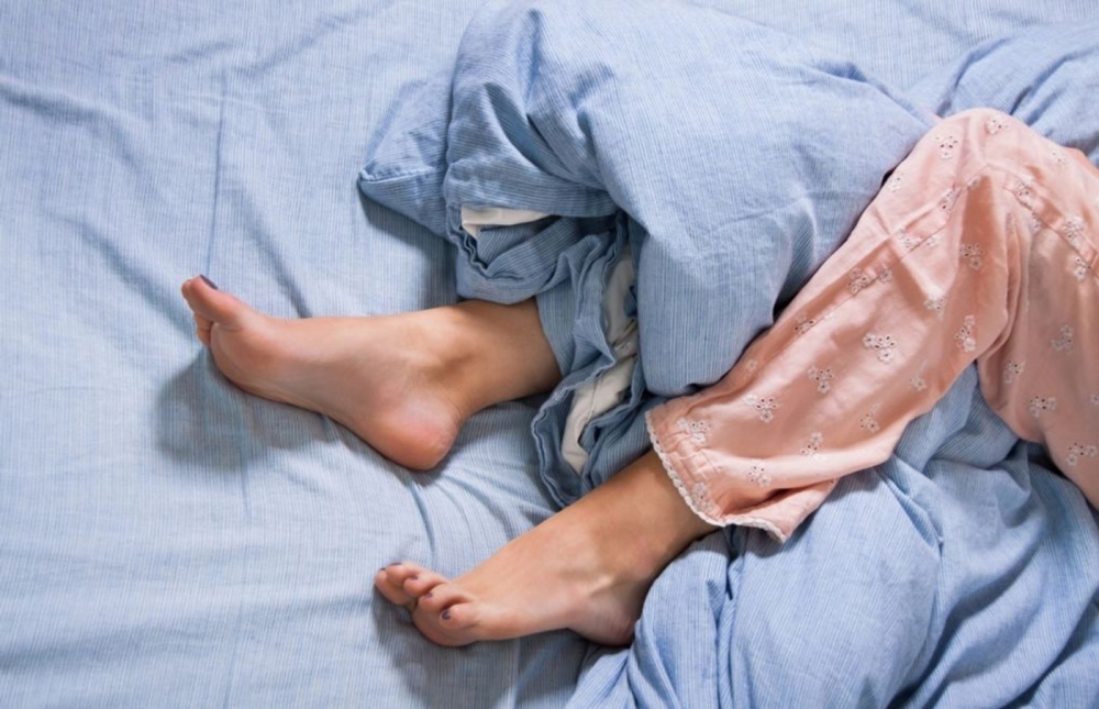 Triệu chứng của hội chứng chân không nghỉ thường xảy ra vào buổi tối