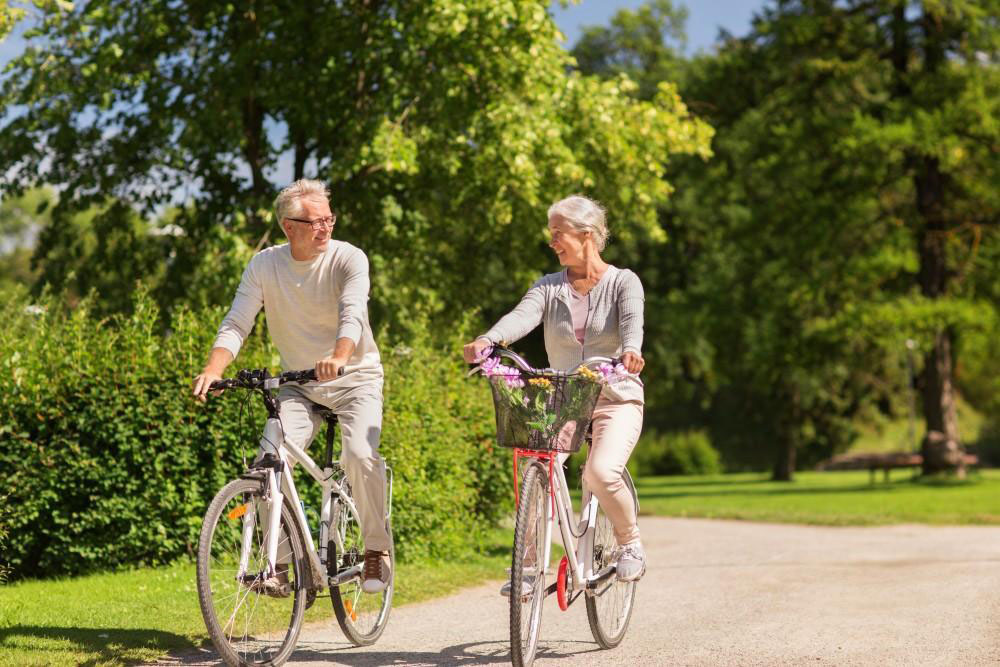 Kết hợp các phương pháp điều trị gout với đạp xe thể dục nhẹ nhàng giúp giảm nhẹ cơn đau