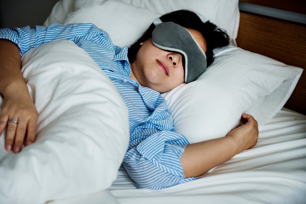 Sử dụng băng bịt mắt giúp bạn ngủ ngon và sâu hơn