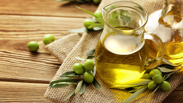 Dầu oliu nguyên chất tốt nhất để sử dụng trong hầu hết các món ăn.