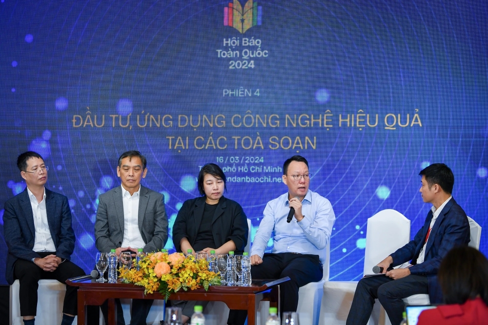 Bà Nguyễn Thị Thùy Dương, chuyên gia chương trình Google News Initiative (GNI), Tập đoàn Google, trong phiên thảo luận.