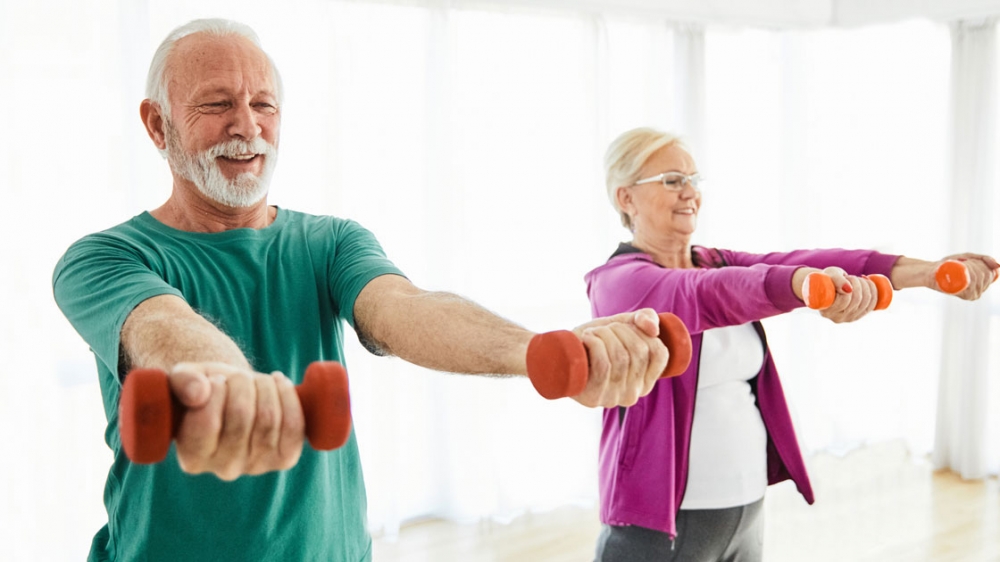 Các bài tập cải thiện sức mạnh cơ bắp giúp giảm nguy cơ té ngã ở người già