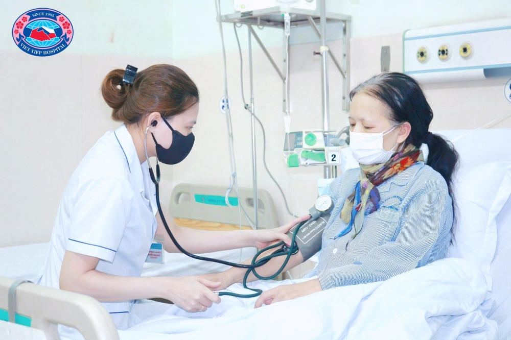 Bệnh viện Việt Tiệp Hải Phòng theo dõi bệnh nhân sau thay van tim sinh học - Ảnh: BVCC