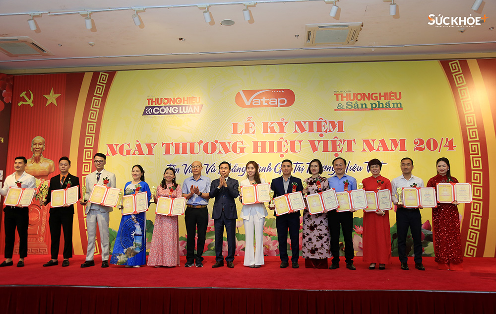 Hiệp hội VATAP tổ chức Lễ kết nạp Hội viên mớim, trao Bằng khen, chứng nhận và biểu trưng cho các doanh nghiệp tiêu biểu