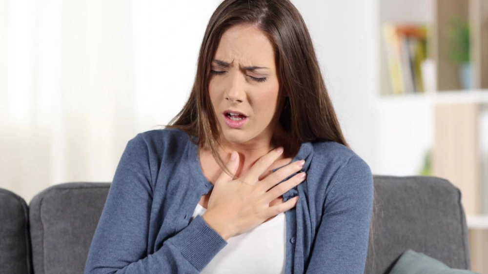 Hít thở sâu có thể làm dịu các triệu chứng rối loạn lo âu như vã mồ hôi, hồi hộp, thở nông, cảm giác siết chặt ở ngực