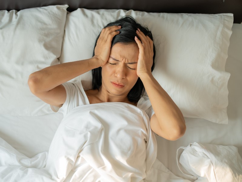Tình trạng thiếu hụt calo có thể ảnh hưởng đến giấc ngủ. - Ảnh: Freepik